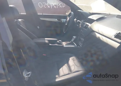 2010 Mercedes-Benz C 300 Luxury/Sport из США, поврежденный, VIN WDDGF5EB5AF408549